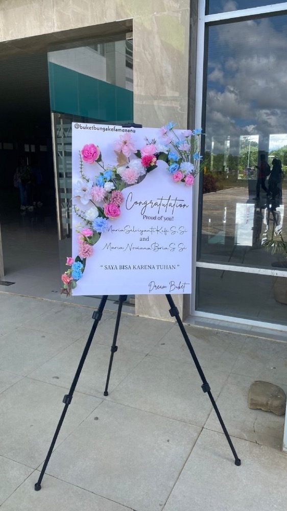 Papan Bunga Buat Ujian Skripsi atau wisudaan guysss yang kepo bisa tanya2 dlu yah