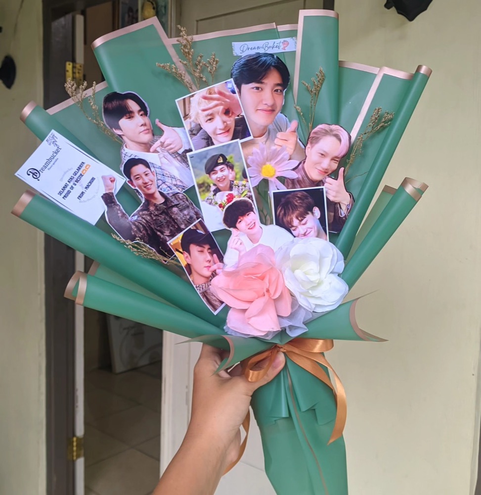 Buket Foto EXO