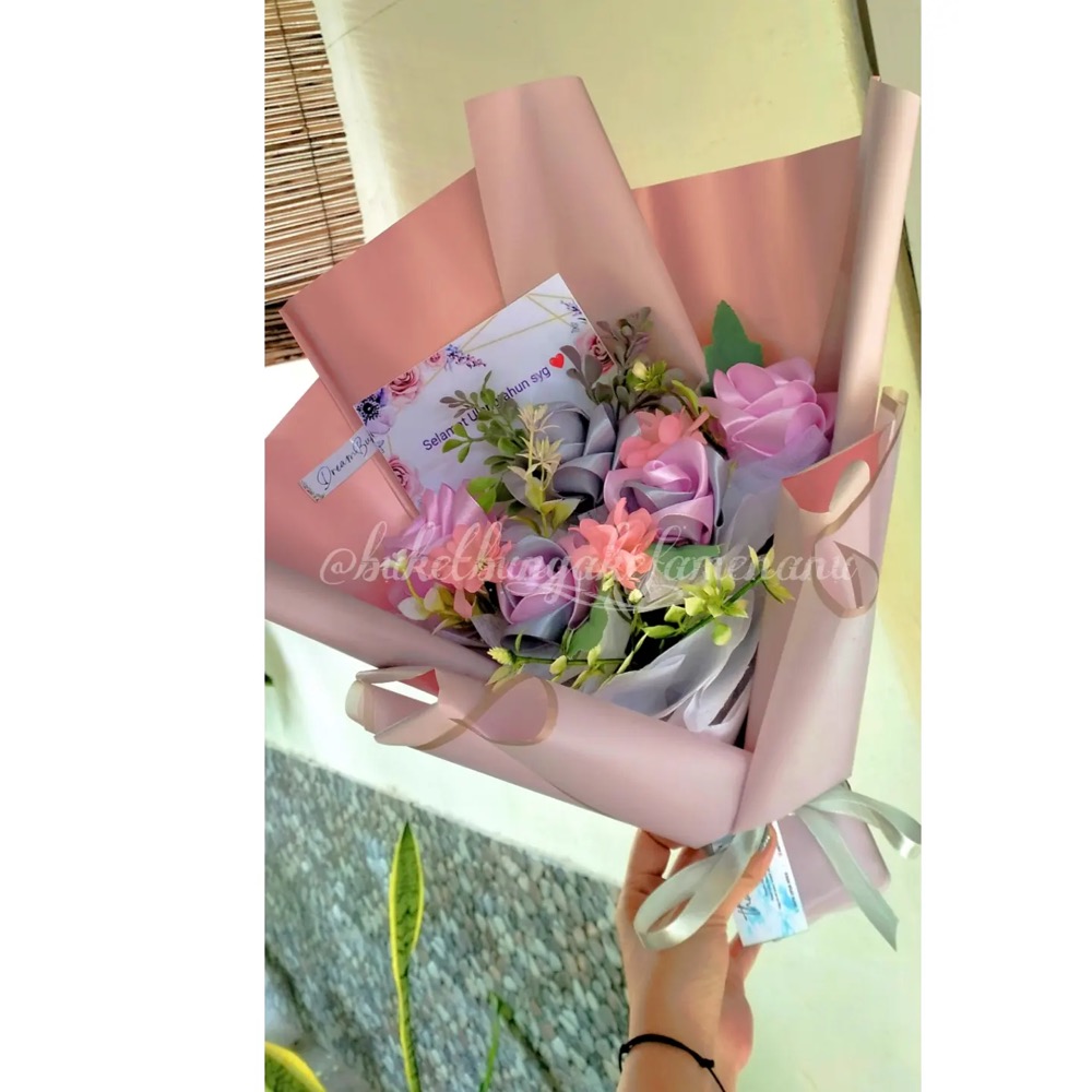 Mana ni yg mau pacarnya seneng yuk kasih buket cantik buat pasangan biar makin syg wkwkwk …