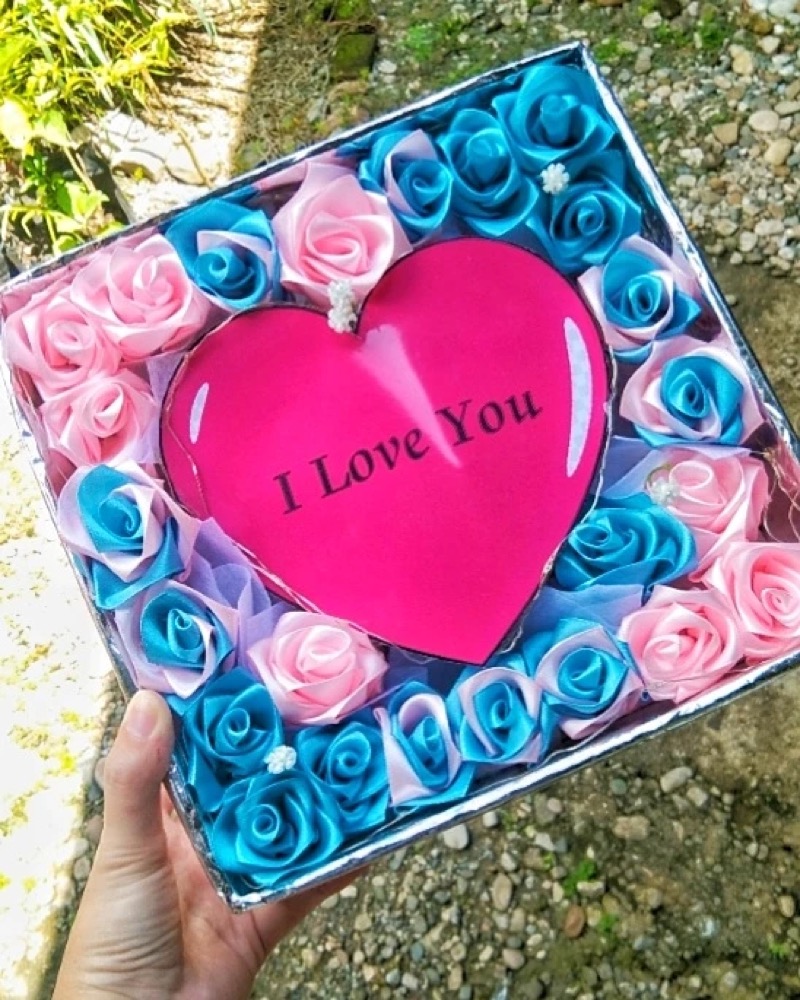 Box Bunga I Love You + lampu led Cocok banget buat yang mau ngungkapin perasaanya tapi gak…