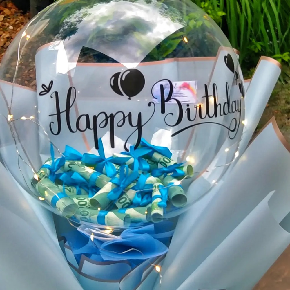 Buket balon tapi bukan balon biasa wkwk dalemnya ada yg manggil2 tu guys eheheh Biar gak b…