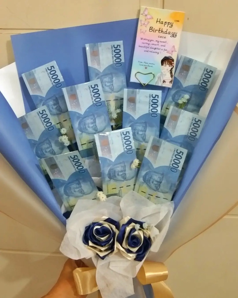Buket sultan lagi guyss Mimin klo buat buket gini selalu berusaha konsen takut tergoda nye…
